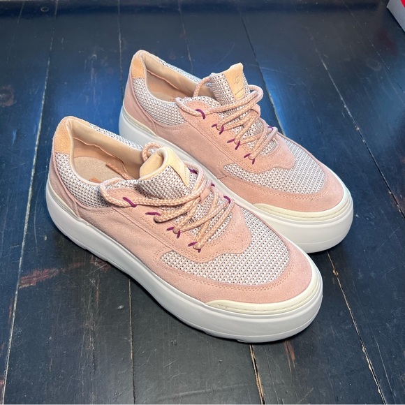 UGG Marin Mega Lace Sneakers - Picture 7 of 16